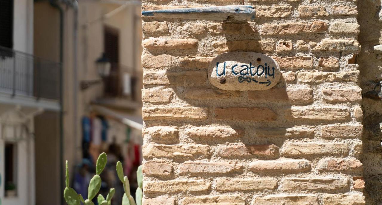 U Catoiu